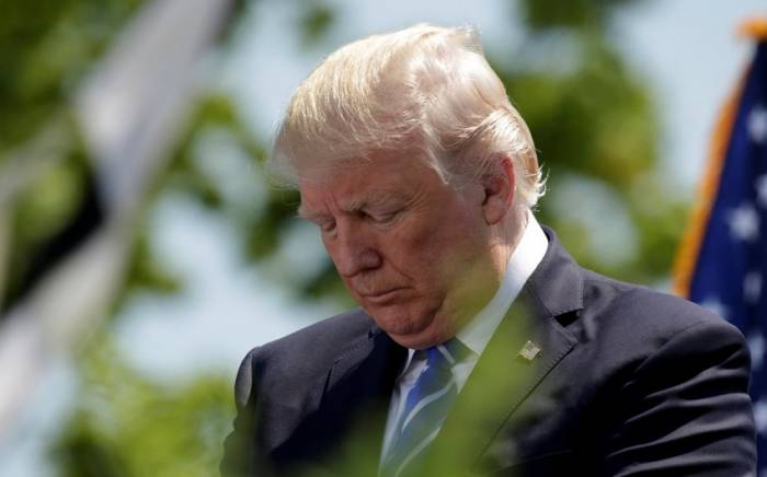 Рейтинг одобрения Трампа снизился до рекордных показателей
