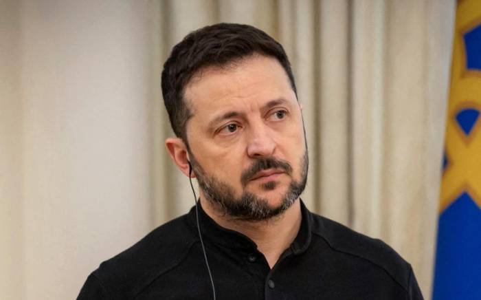 Владимир Зеленский обвинил ВС РФ в нарушении пасхального перемирия
