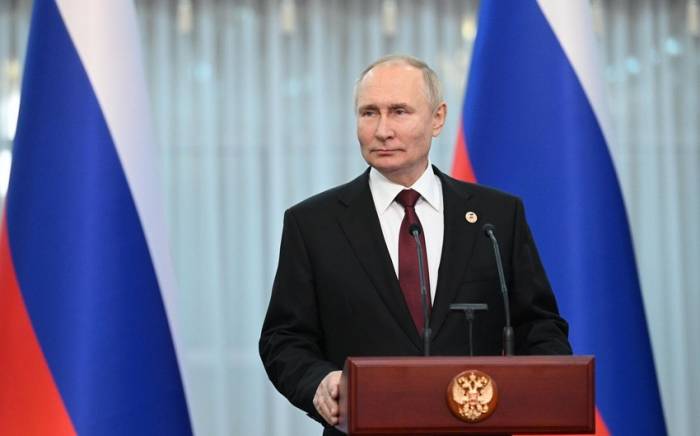 Путин в Кремле проводит встречу с посланником Трампа
