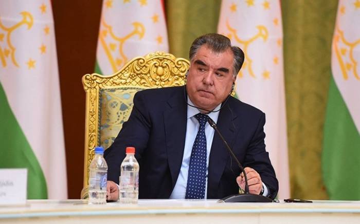 Президент Таджикистана произвел кадровые изменения в МВД
