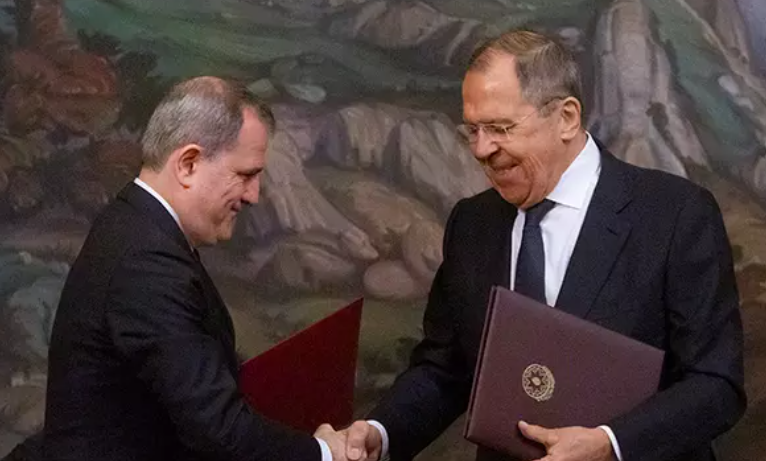 Лавров поздравил Байрамова с 33-летием установления дипотношений между Россией и Азербайджаном