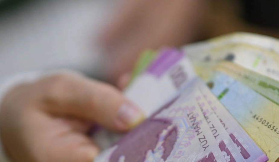 Кто может получить пособие в размере 2 600 манатов?
