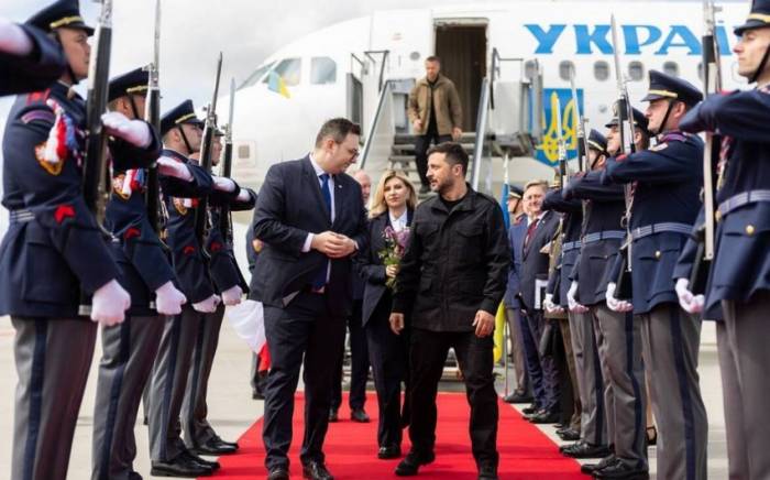Президент Украины находится с визитом в Чехии
