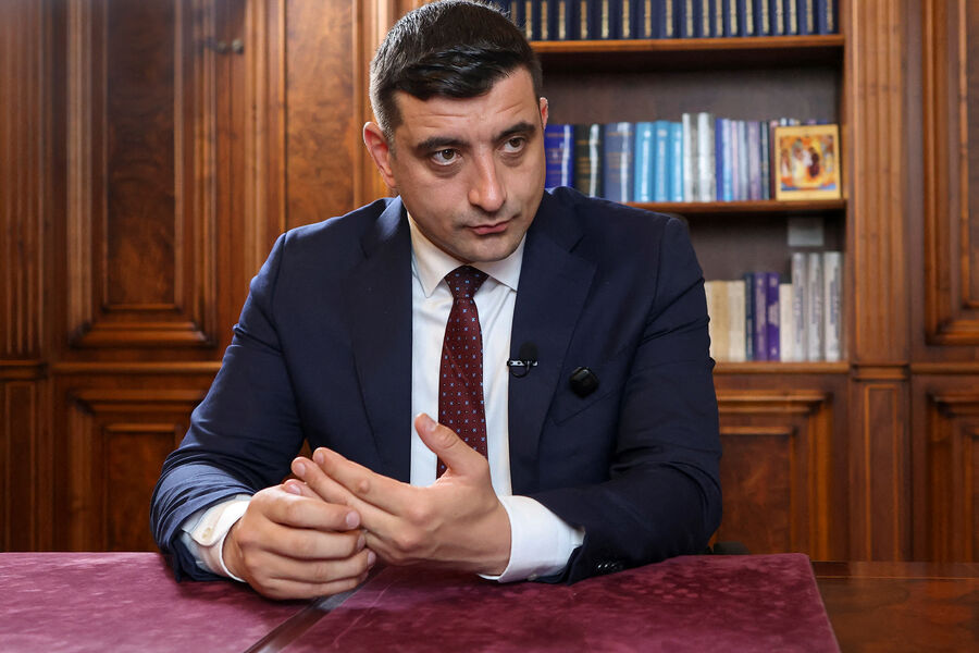 Лидер румынской оппозиции Симион зовет людей на протесты