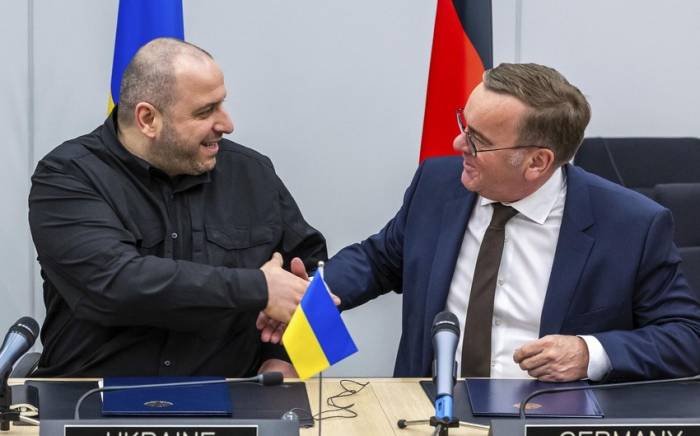 Берлин и Киев подписали соглашение о производстве дальнобойного оружия в Украине
