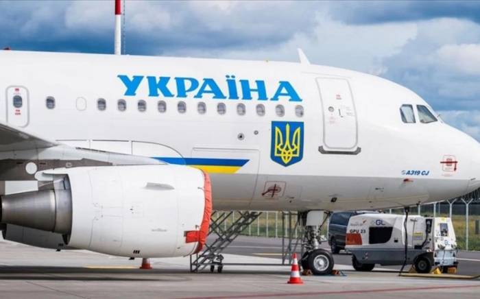 Самолет Зеленского приземлился в Анкаре
