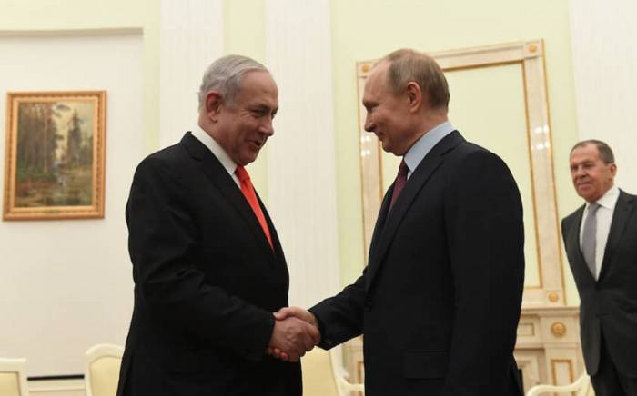 Путин поговорил по телефону с Нетаньяху
