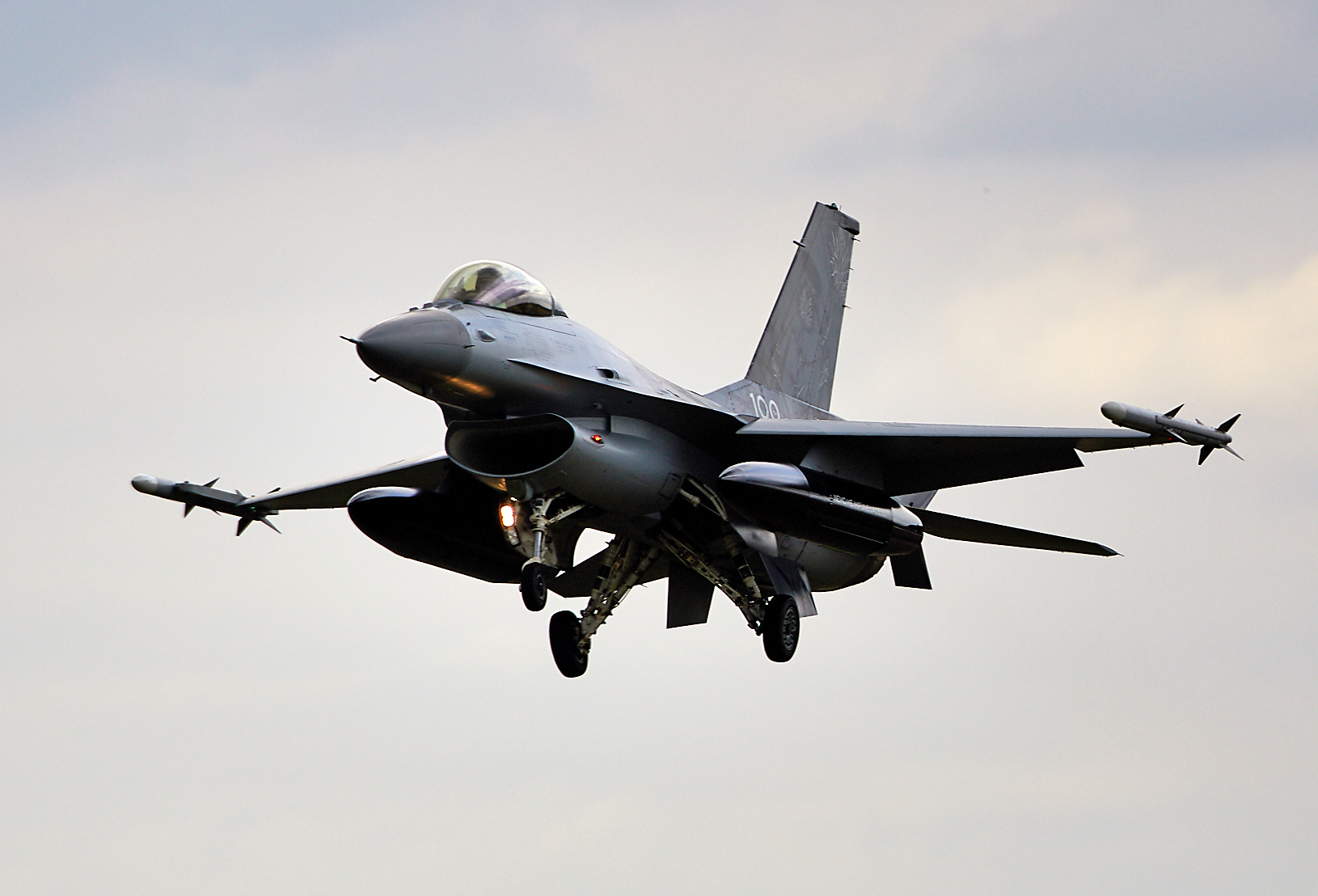 ВВ: американский F-16 по ошибке сбил истребитель Су-27 ВСУ