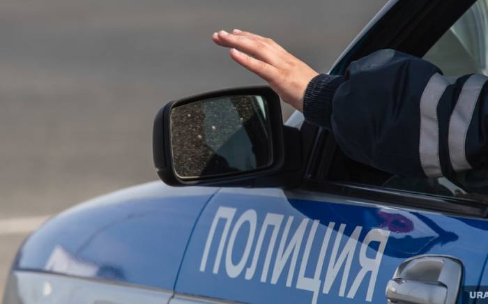 Неизвестные открыли огонь по полицейским в Махачкале, есть погибшие
