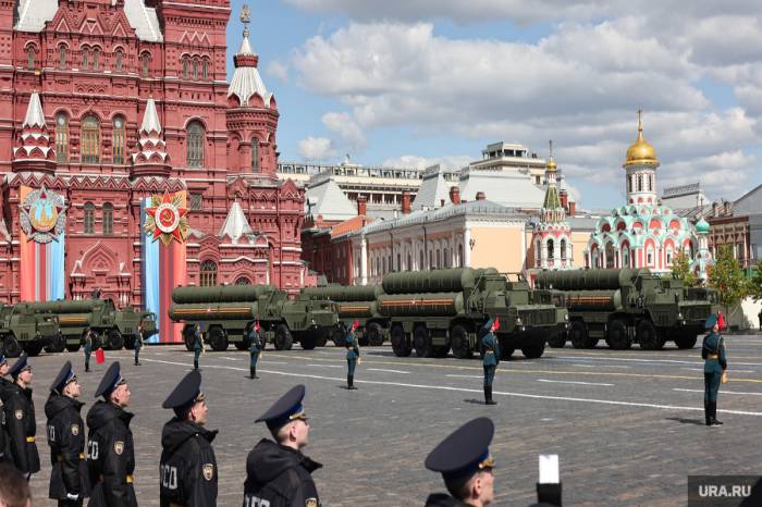 Кремль огласит сегодня список зарубежных гостей Парада Победы
