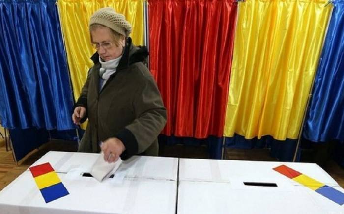 В Румынии началось голосование во втором туре президентских выборов
