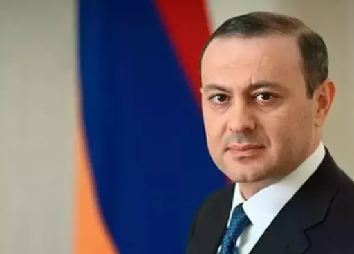 Секретарь СБ Армении пропустит поездку в Москву