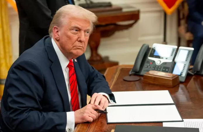 Трамп попросил Израиль не мешать переговорам с Ираном
