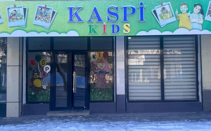 Отец избитого ребенка: Представители Kaspi kids предложили мне деньги
