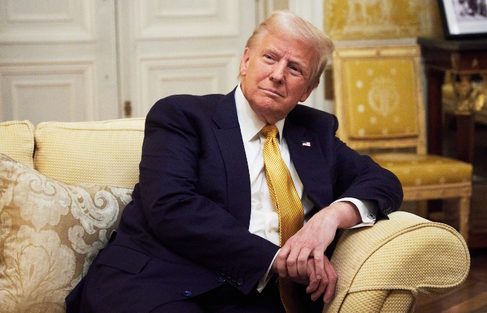 Трамп заявил о готовности к трехсторонней встрече с Путиным и Зеленским
