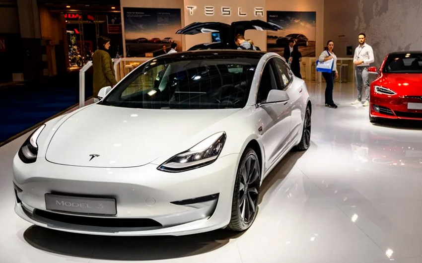 СМИ: Трамп планирует продать свой Tesla
