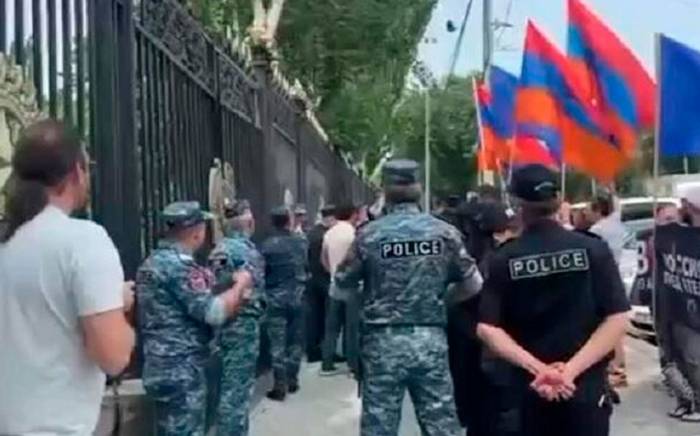 В Ереване прошла акция протеста против визита Валентины Матвиенко
