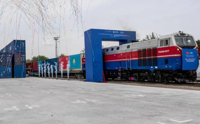 В Алматы открылся новый контейнерный терминал
