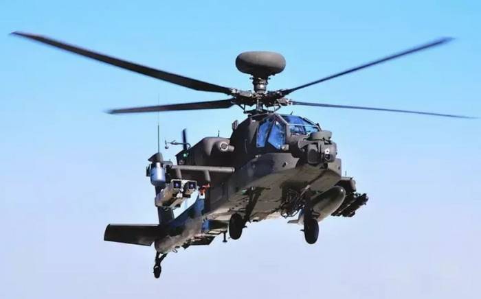 Министр нацобороны: Польша получила от США первые ударные вертолеты Apache
