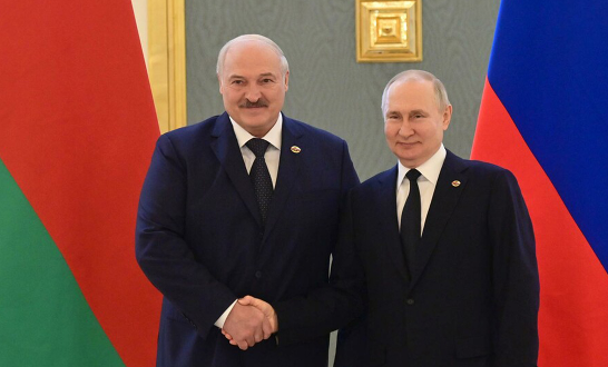 Лукашенко подарит Путину сыр с изображением Кремля