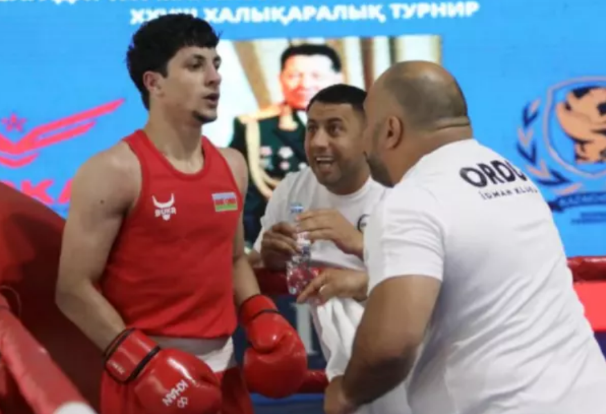 Боксер из Азербайджана признан лучшим на турнире в Алматы