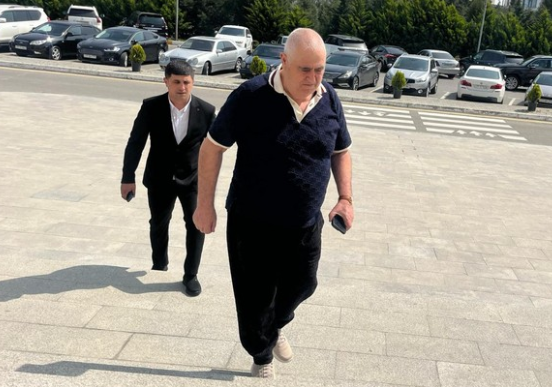 В отношении Шарурлу Исфандияра заведено около 40 судебных дел