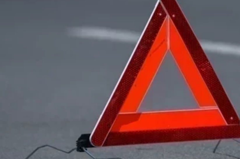 В Шамкире легковой автомобиль упал в овраг, есть пострадавшие