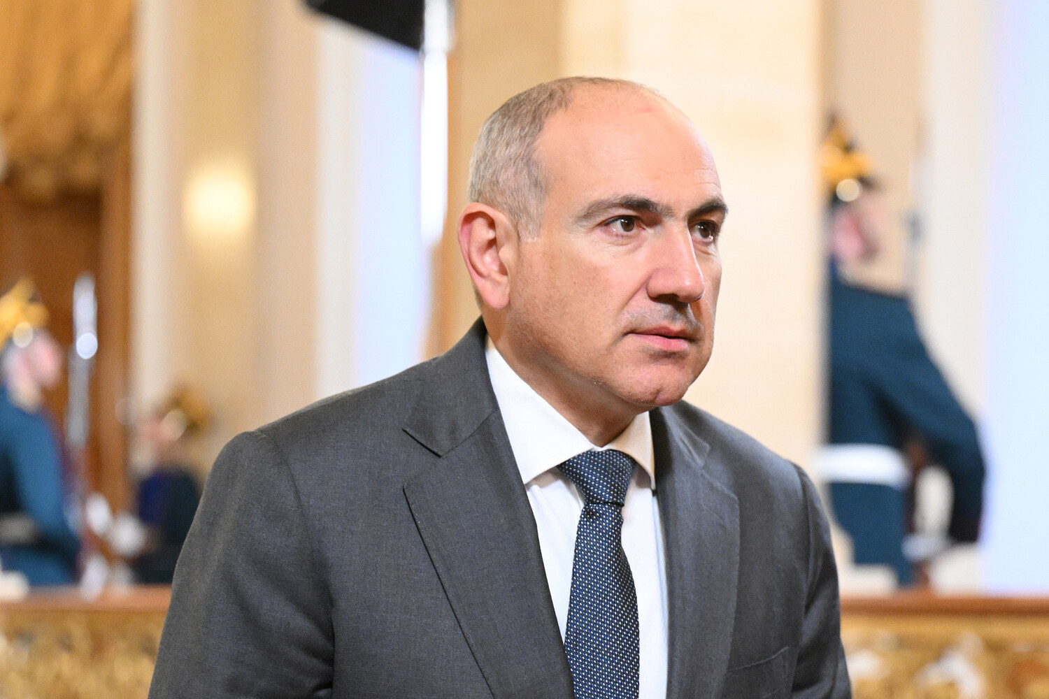 Пашинян призвал главу армянской церкви уйти в отставку 