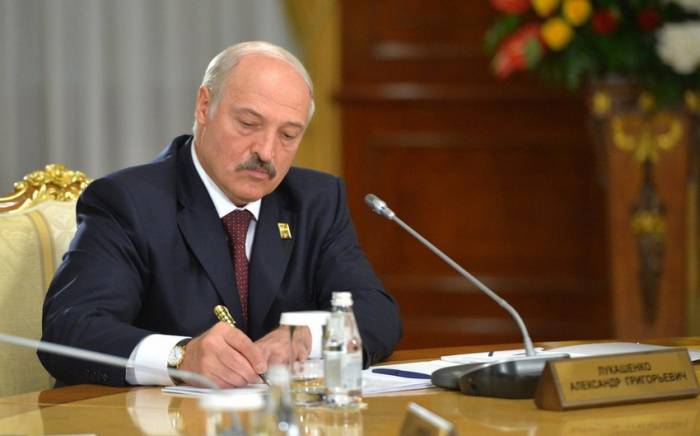 Лукашенко в преддверии Дня независимости помиловал 16 осужденных
