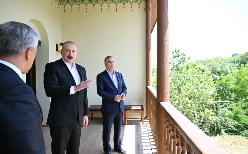Президент Ильхам Алиев и Гурбангулы Бердымухамедов посетили усадебный комплекс Мехмандаровых в Шуше -ФОТО
