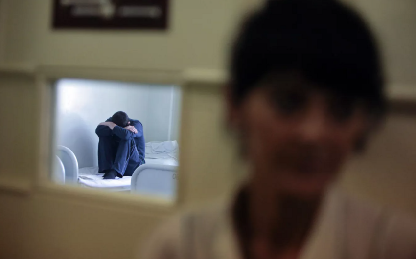 В Армении два пациента совершили побег из психиатрической клиники
