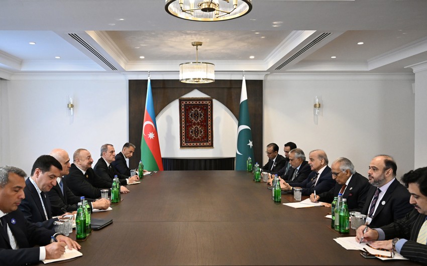 Президент Азербайджана встретился в Ханкенди с премьером Пакистана