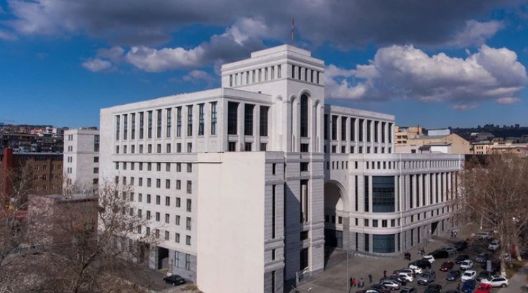 В Ереване назвали успешной встречу Ильхама Алиева и Никола Пашиняна в Абу-Даби