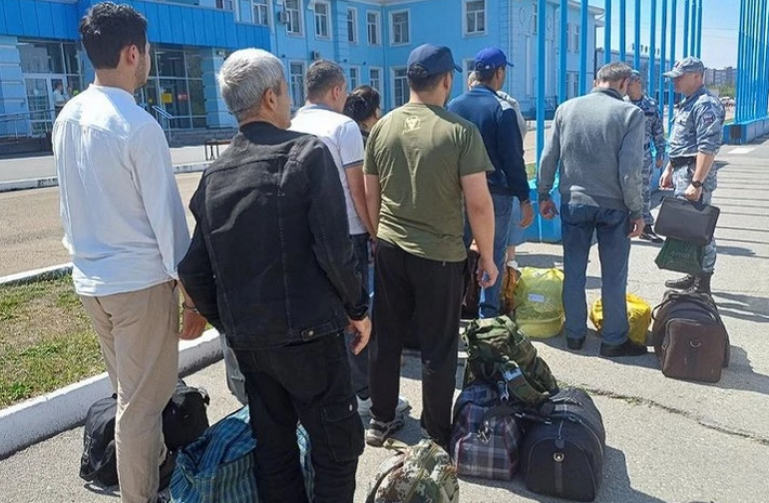 Депутат: Россия проиграет от антимигрантской политики, а Азербайджан окажется в выигрыше