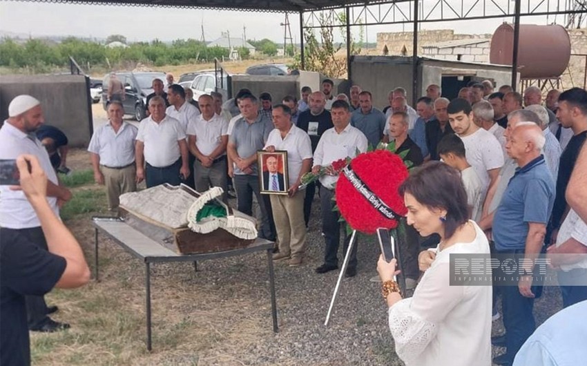 Писатель Видади Бабанлы похоронен в Газахе
