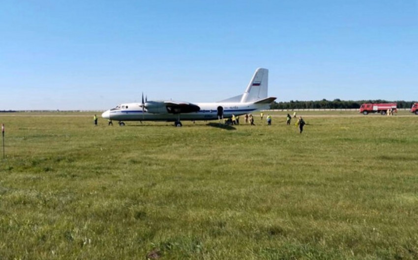 Самолет с 40 пассажирами выкатился за пределы ВПП в аэропорту Тюмени
