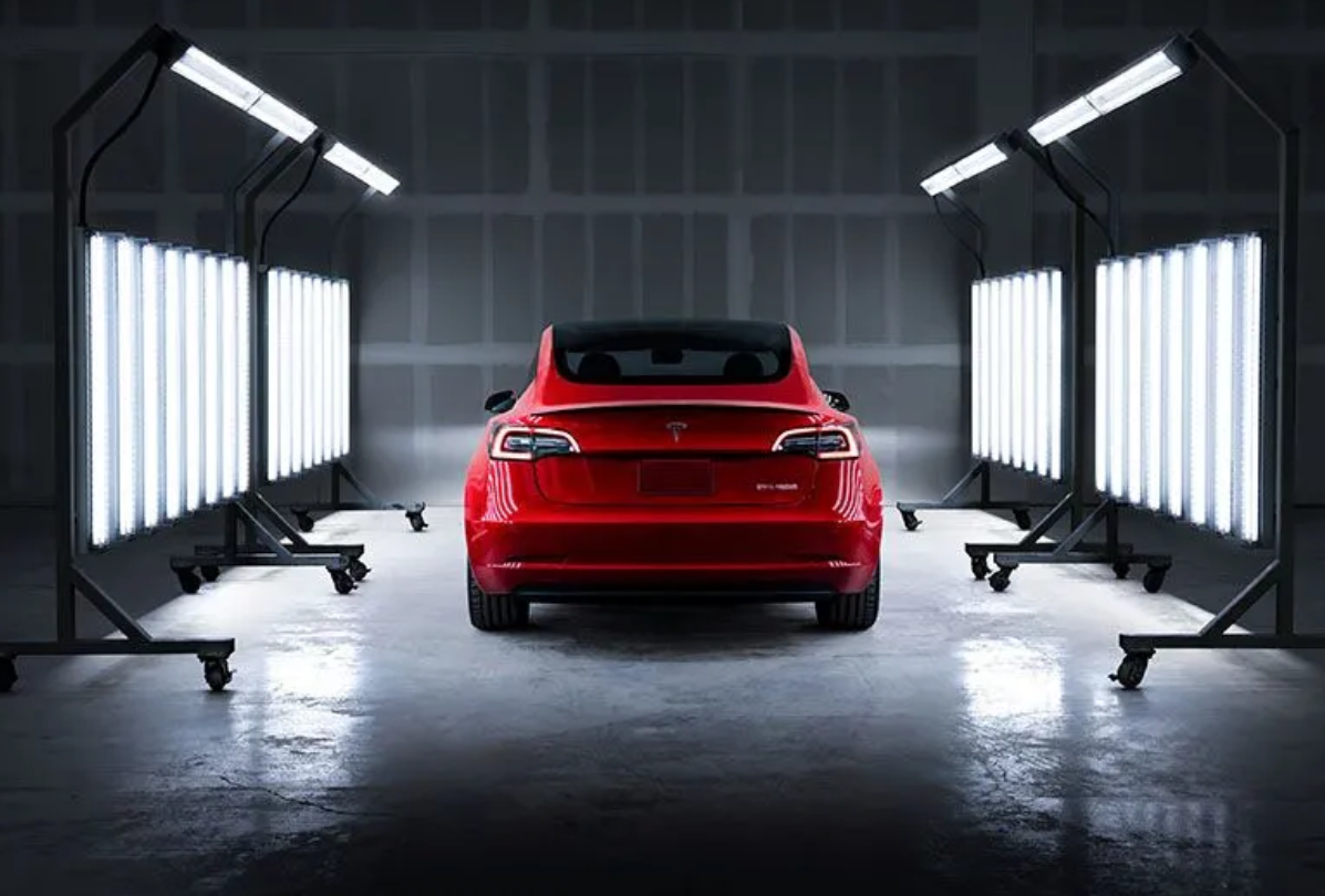 Продажи электромобилей Tesla в Европе стремительно падают уже седьмой месяц подряд