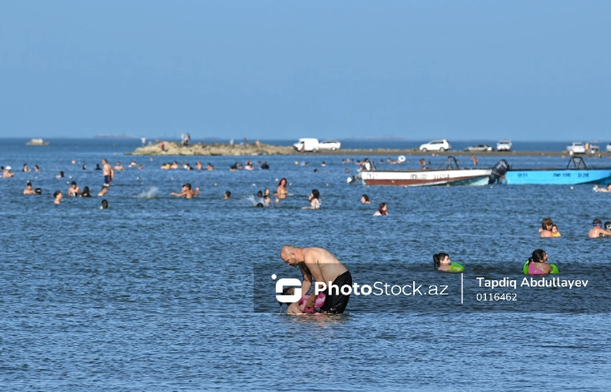 МЧС обратилось к населению в связи с ветреной погодой: Купаться в море опасно