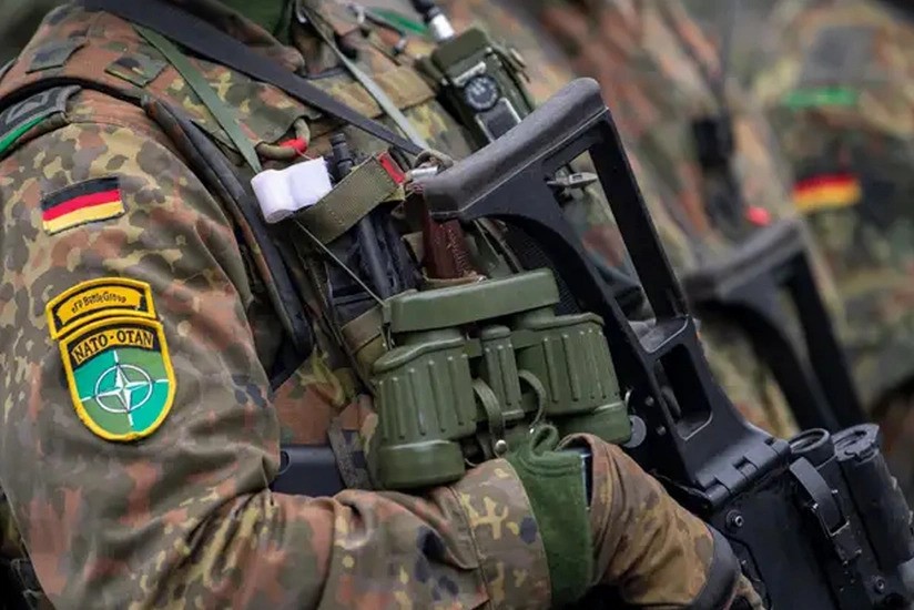 СМИ: В ФРГ сняли с повестки вопрос возможной отправки своих военных в Украину
