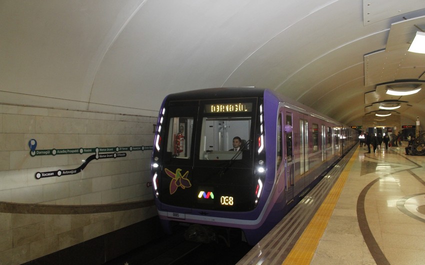 Бакинское метро обслужило более 15 млн пассажиров в августе
