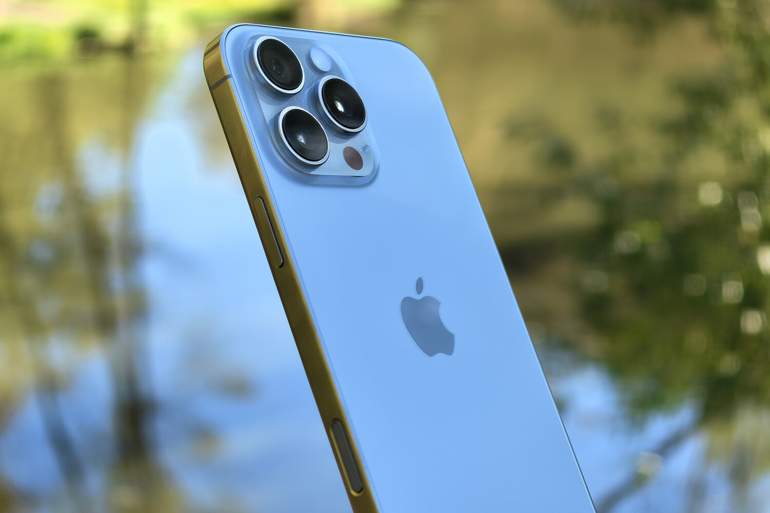 Apple намерена отказаться от iPhone 16 Pro и популярных наушников