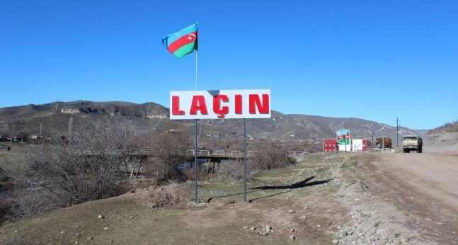 В Лачын выехал очередной караван бывших вынужденных переселенцев