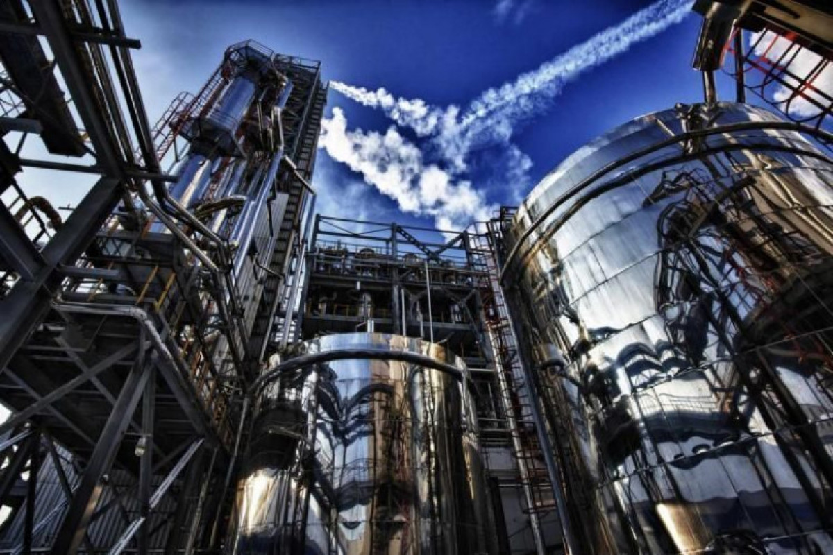 СМИ: Компания SOCAR близка к покупке НПЗ Italiana Petroli
