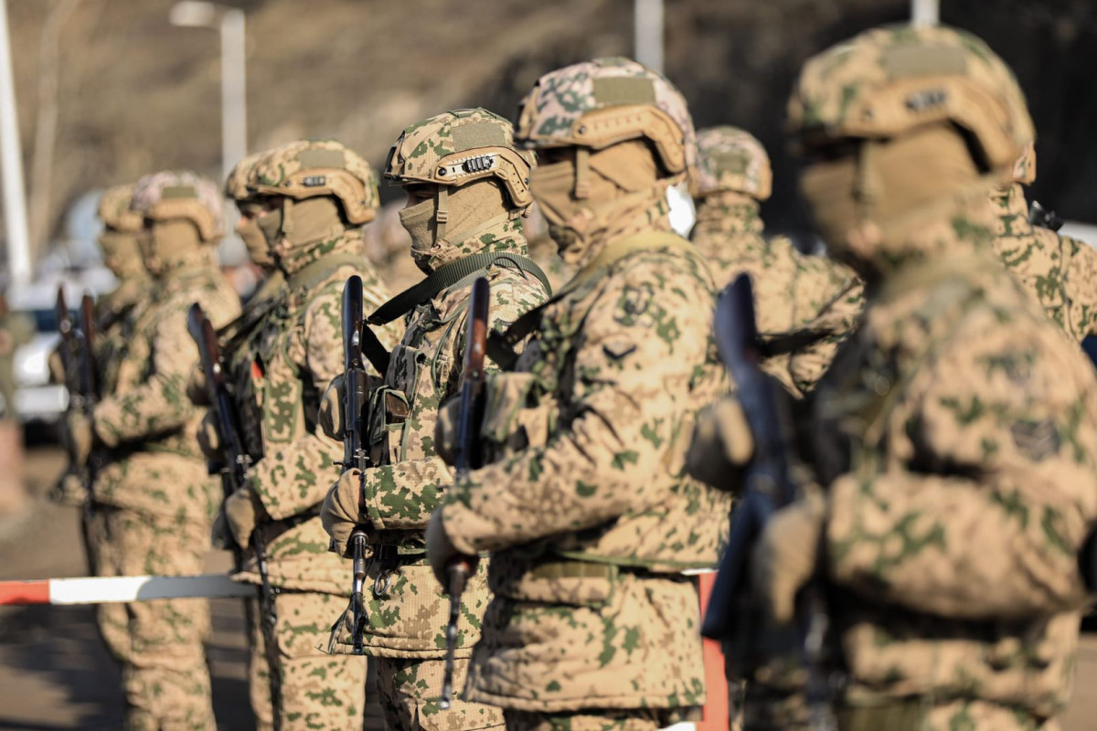Командующий ВВ внес ясность в вопрос обеспечения жильем военнослужащих
