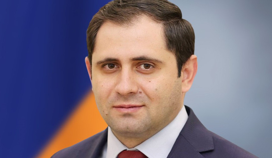 Папикян обсудил с послами НАТО реформы в армянской армии
