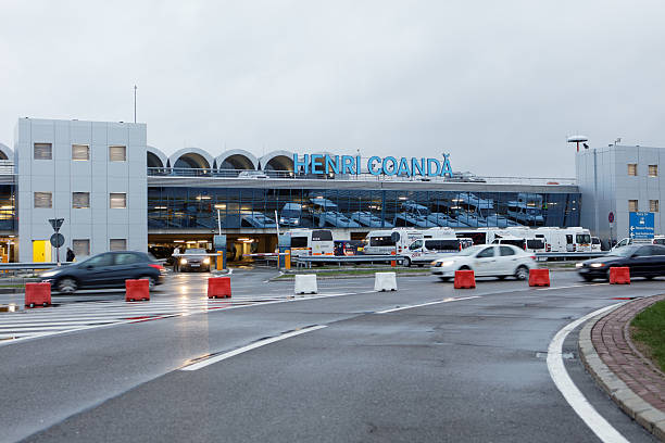 В Румынии работа крупнейшего аэропорта нарушена из-за беспилотника
