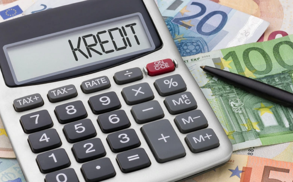Проблемные кредиты банков Азербайджана выросли на 12,2%