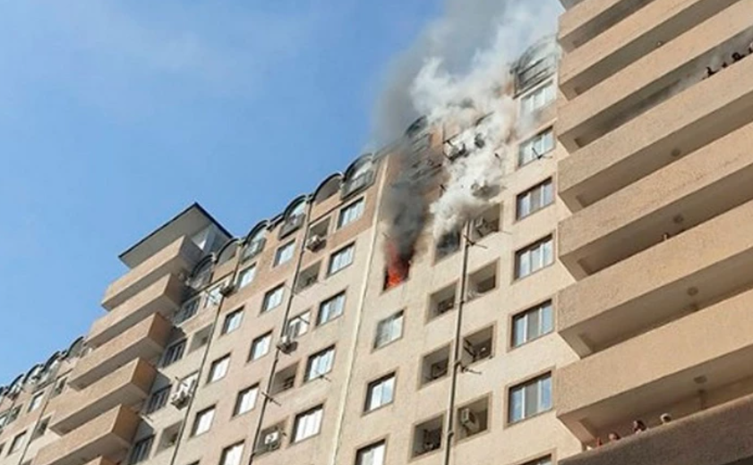 Пожар в многоэтажном доме в Хырдалане