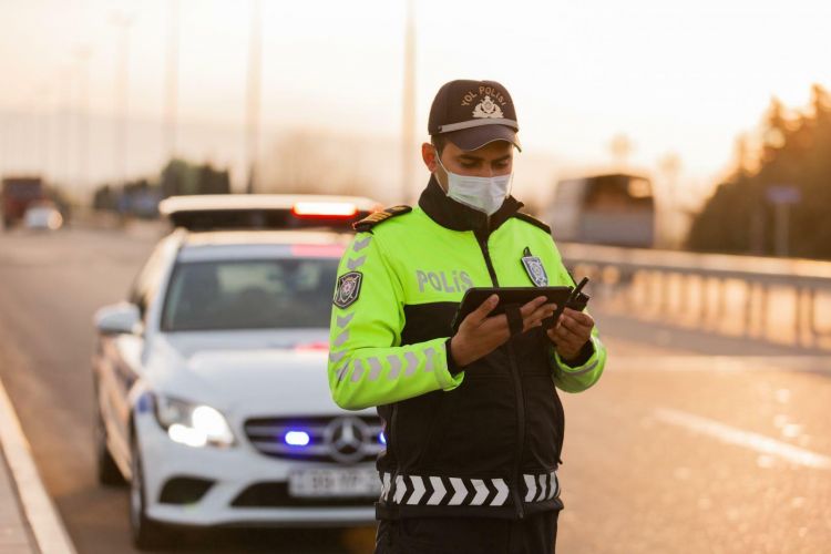 В Баку задействованы дополнительные наряды дорожной полиции