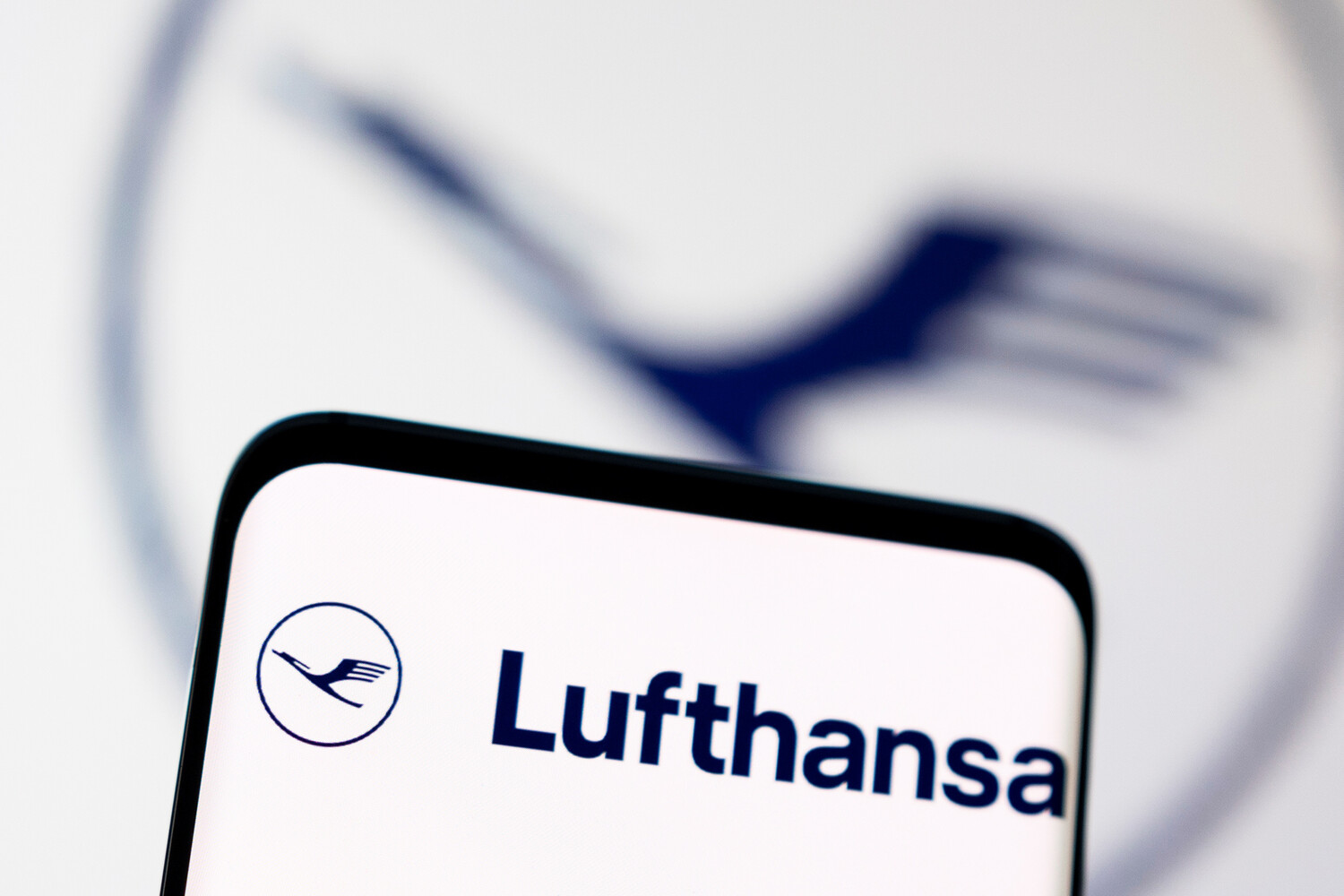 Lufthansa сократит около ста внутренних маршрутов из-за сборов